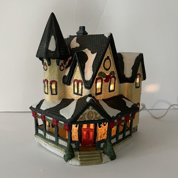 Vintage Santa's Workbench 1999 Bayberry Cottage Classic Series Christmas Village - Picture 2 of 10